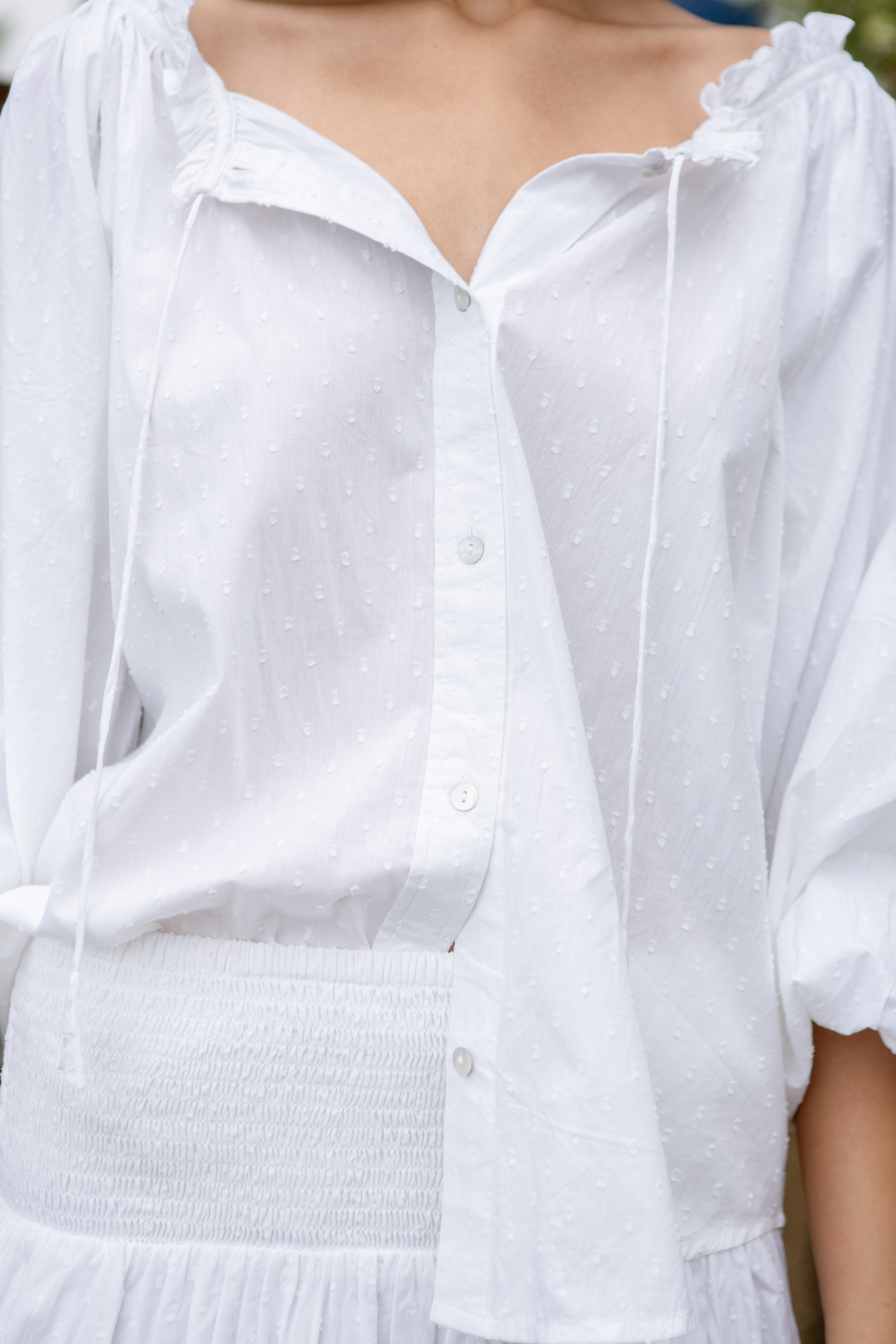 DRAWCORD RUFFLE BLOUSE